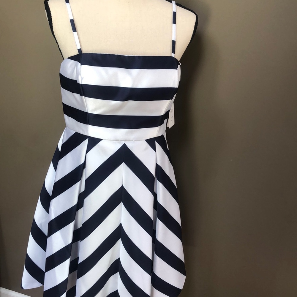 Jessica Simpson white and blue stripe dress NWT - Picture 3 of 6